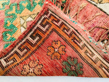 Load image into Gallery viewer, Vintage Moroccan rug 6x8 - V143, Vintage, The Wool Rugs, The Wool Rugs, 