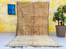 Load image into Gallery viewer, Vintage Moroccan rug 6x10 - V137, Vintage, The Wool Rugs, The Wool Rugs, 