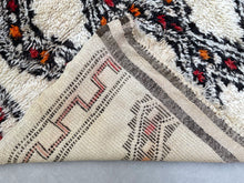Load image into Gallery viewer, Vintage Moroccan rug 6x9 - V144, Vintage, The Wool Rugs, The Wool Rugs, 