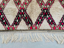 Load image into Gallery viewer, Vintage Moroccan rug 5x9 - V119, Vintage, The Wool Rugs, The Wool Rugs, 