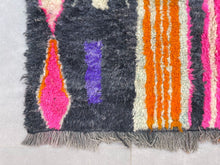 Load image into Gallery viewer, Vintage Moroccan rug 5x8 - V44, Vintage, The Wool Rugs, The Wool Rugs, 