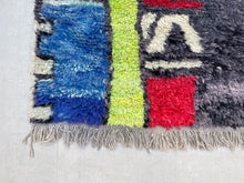 Load image into Gallery viewer, Vintage Moroccan rug 5x8 - V96, Vintage, The Wool Rugs, The Wool Rugs, 