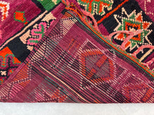 Load image into Gallery viewer, Vintage Moroccan rug 5x8 - V56, Vintage, The Wool Rugs, The Wool Rugs, 