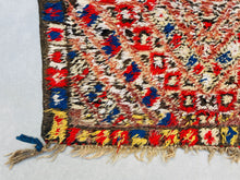 Load image into Gallery viewer, Vintage Moroccan rug 6x10 - V129, Vintage, The Wool Rugs, The Wool Rugs, 
