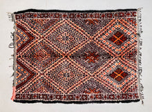 Load image into Gallery viewer, Vintage Moroccan rug 6x10 - V190, Vintage, The Wool Rugs, The Wool Rugs, 