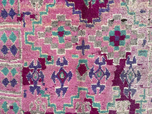 Load image into Gallery viewer, Vintage Moroccan rug 6x10 - V157, Vintage, The Wool Rugs, The Wool Rugs, 